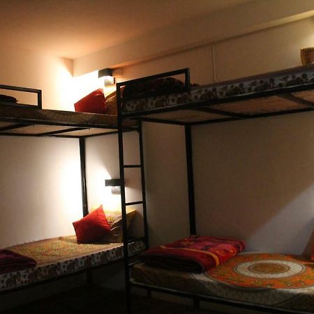 Bros Hostel Manali Exterior photo