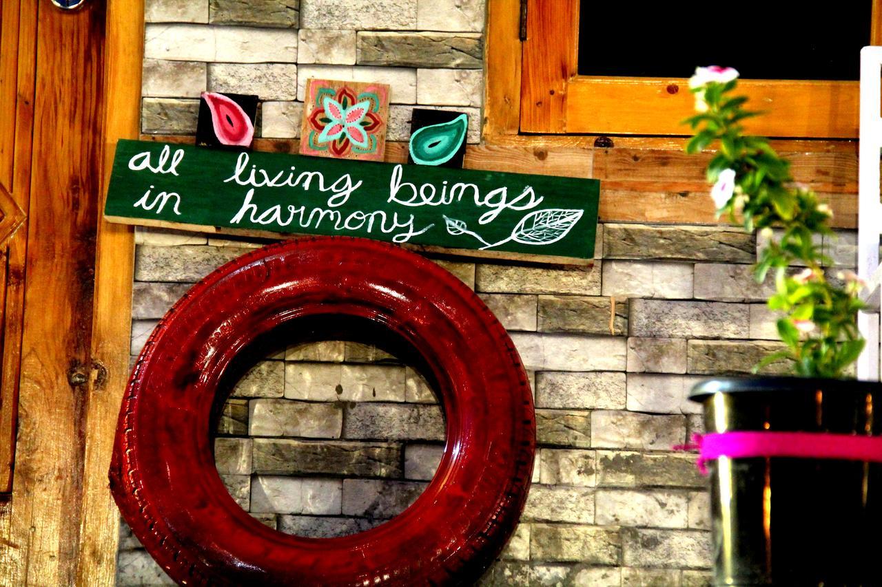 Bros Hostel Manali Exterior photo