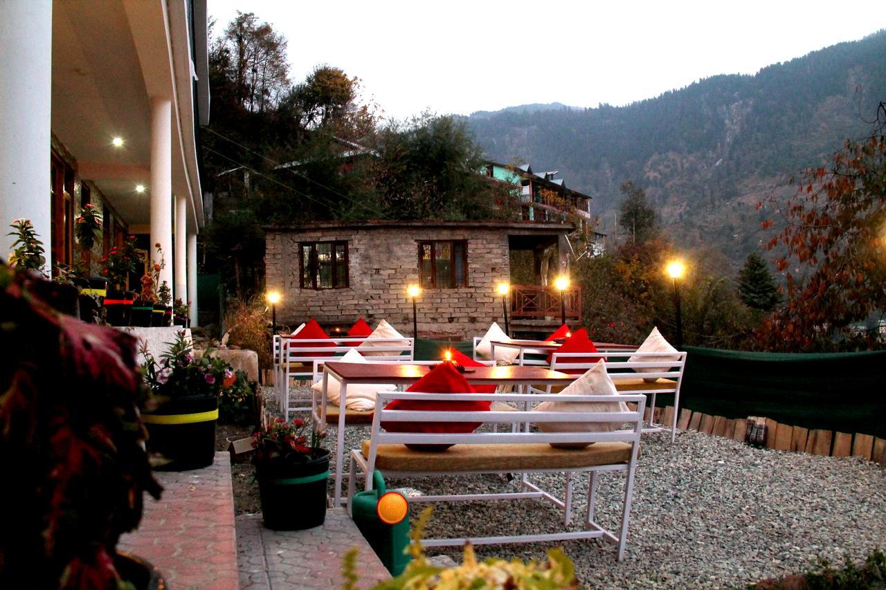Bros Hostel Manali Exterior photo