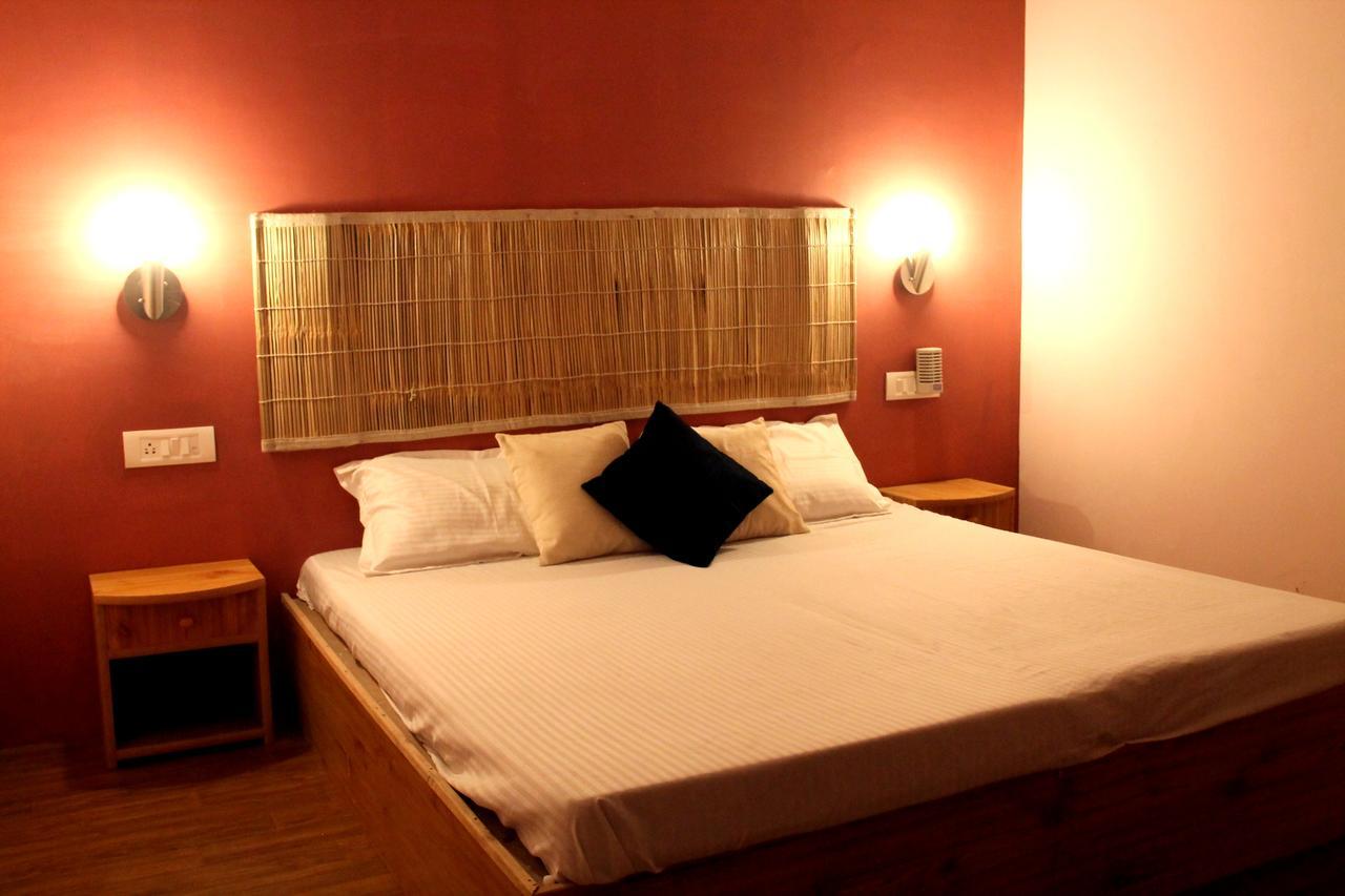 Bros Hostel Manali Exterior photo