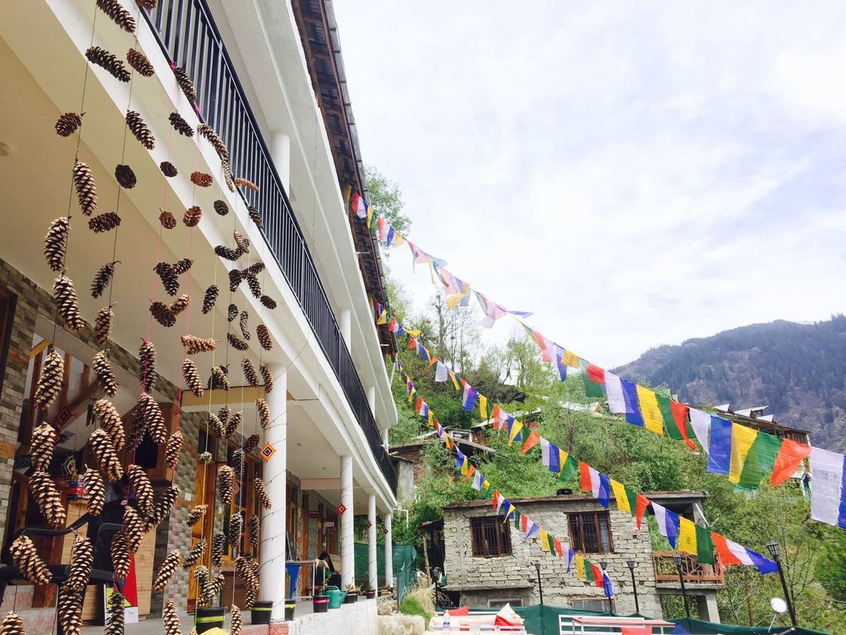Bros Hostel Manali Exterior photo