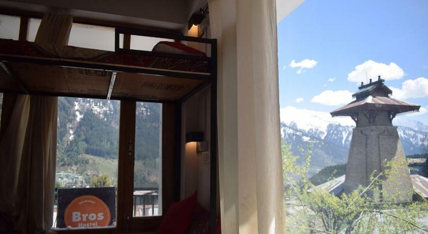 Bros Hostel Manali Exterior photo